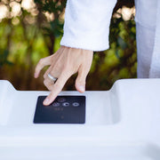 Eisbad cold plunge und Whirlpool 2 Personen Reluxis Iceland Duo Pro Wellis kaufen für Zuhause mit Kühlung für den Garten Detalbild Touchpanel
