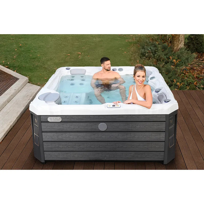 Outdoor Whirlpool 4 - 5 Personen winterfest Reluxis Budapest Life Wellis im Garten kaufen viereckig 2 Personen drin