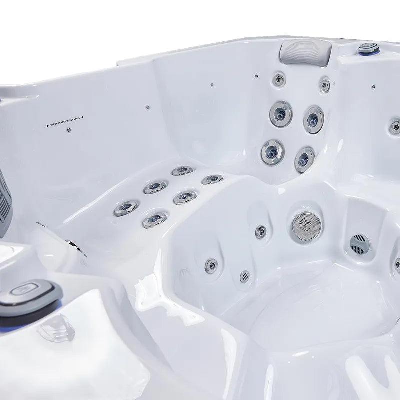 Outdoor Whirlpool 6 Personen winterfest Reluxis Prague Life Wellis für den Garten kaufen 4 eckig Detailbild Liege