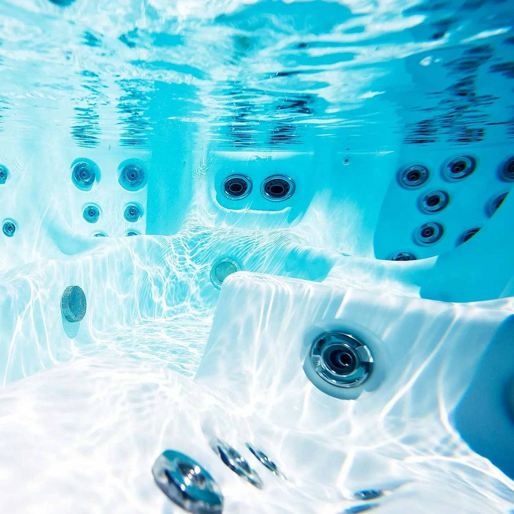 Outdoor Whirlpool 8 - 9 Personen winterfest Reluxis Olympus Life Wellis Garten kaufen Datailbild Unterwasser