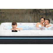 Whirlpool Garten 2 - 3 Personen winterfest Reluxis Teide Life Wellis kaufen Preis Outdoor freistehend rechteckig Detailbild Familie drin