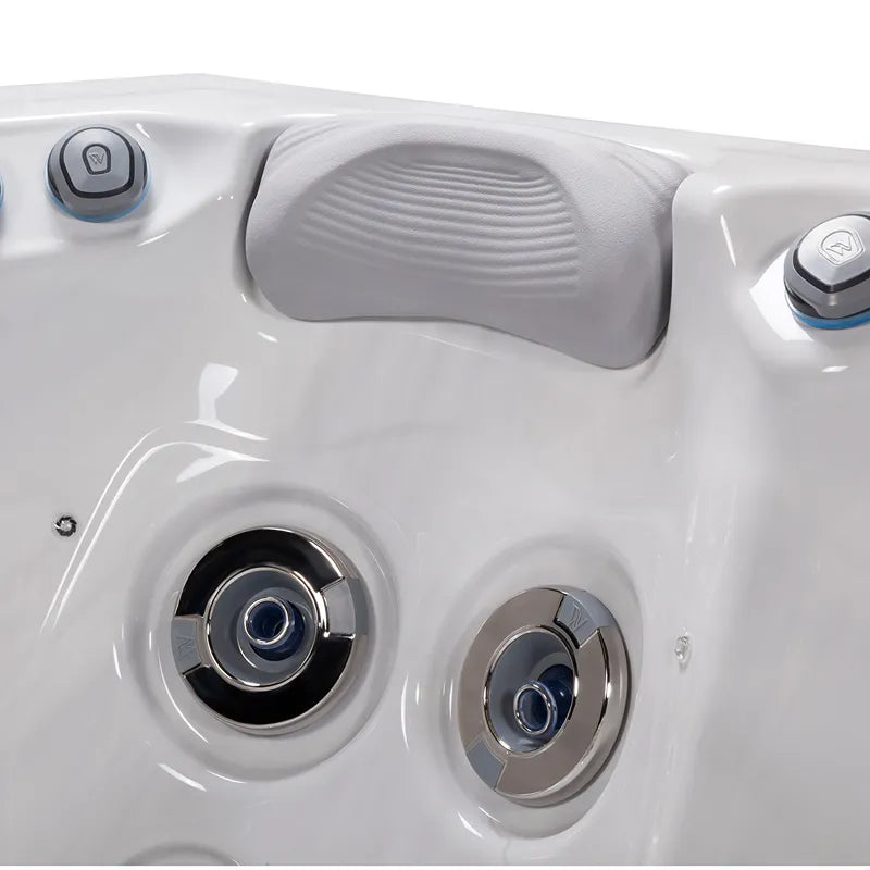 Whirlpool Garten 4 5 Personen winterfest Reluxis Palermo Life Wellis kaufen eckig Detailbild Düsen + Kopfstütze