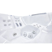 Whirlpool Garten 6 Personen winterfest Reluxis Atlas Life Wellis kaufen 1 Liege 5 Sitzplätze Detailansicht