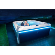 Whirlpool Outdoor 6 - 7 Personen winterfest Reluxis Elbrus Life Wellis Garten kaufen nachts beleuchten mi 2 Persnen