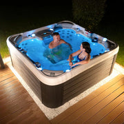 Whirlpool Outdoor 6 - 7 Personen winterfest Reluxis Vienna Life Wellis Garten kaufen quadratisch 2 Personn drin nachts