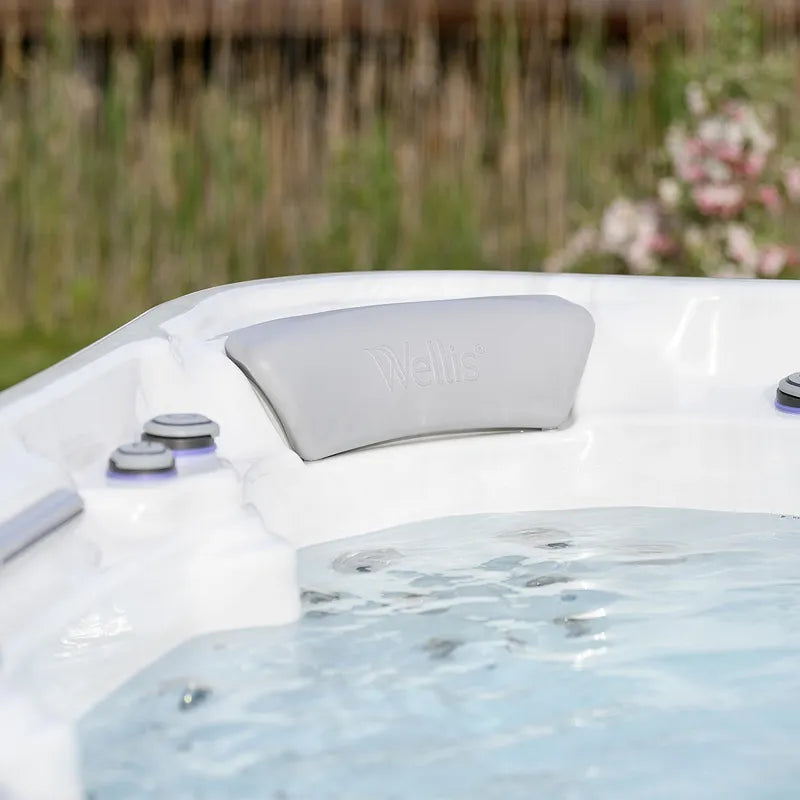 Whirlpool Outdoor 6 - 7 Personen winterfest Reluxis Vienna Life Wellis Garten kaufen quadratisch Detailbild Kopfstütze