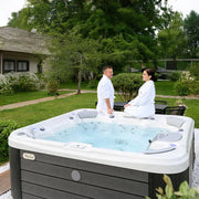Whirlpool Outdoor 6 - 7 Personen winterfest Reluxis Vienna Life Wellis im Garten kaufen quadratisch 2 Personen draußen