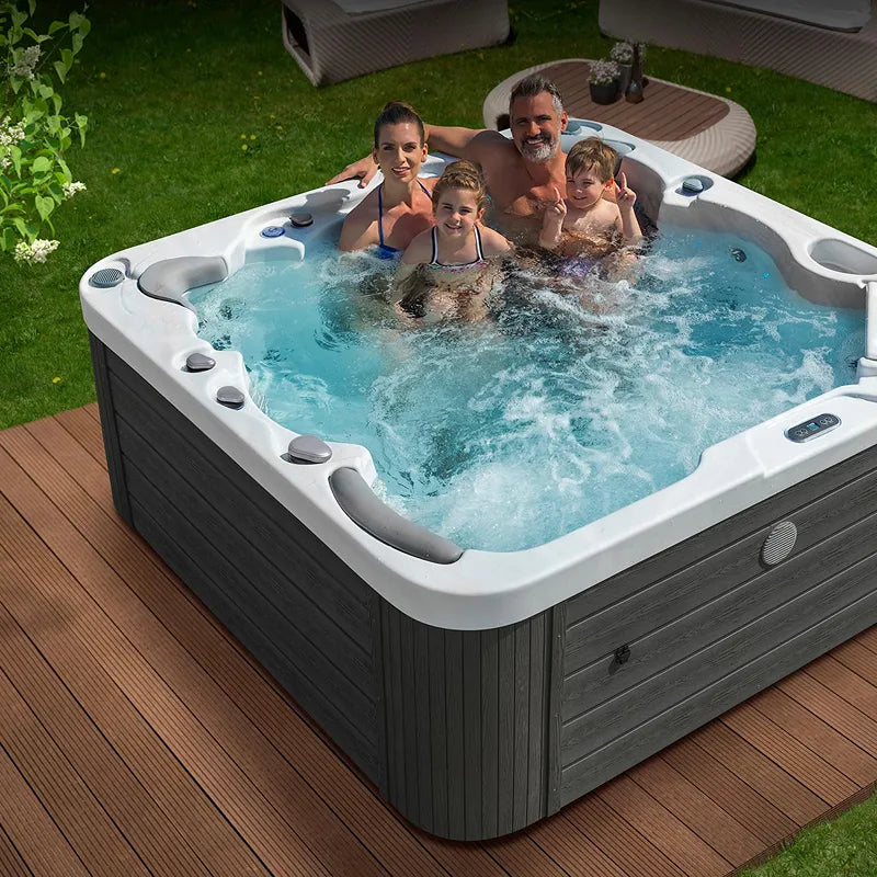 Whirlpool Outdoor 6 Personen winterfest Reluxis Jupiter Wellis im Garten kaufen Angebot draußen energiesparend für Terrasse 4 Personen drin