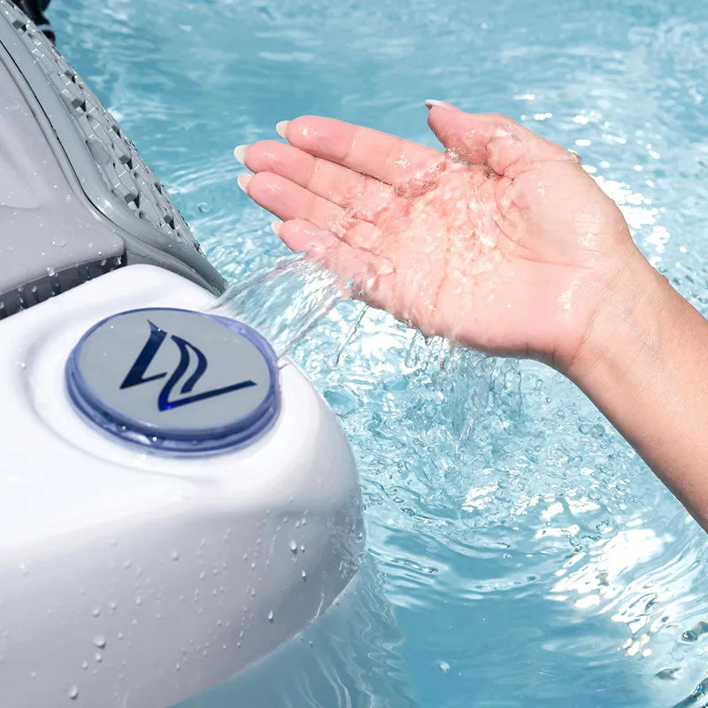 Whirlpool Outdoor 6 Personen winterfest Reluxis Lugano Life Wellis Garten kaufen viereckig freistehend Detailbild Wasserstrahl