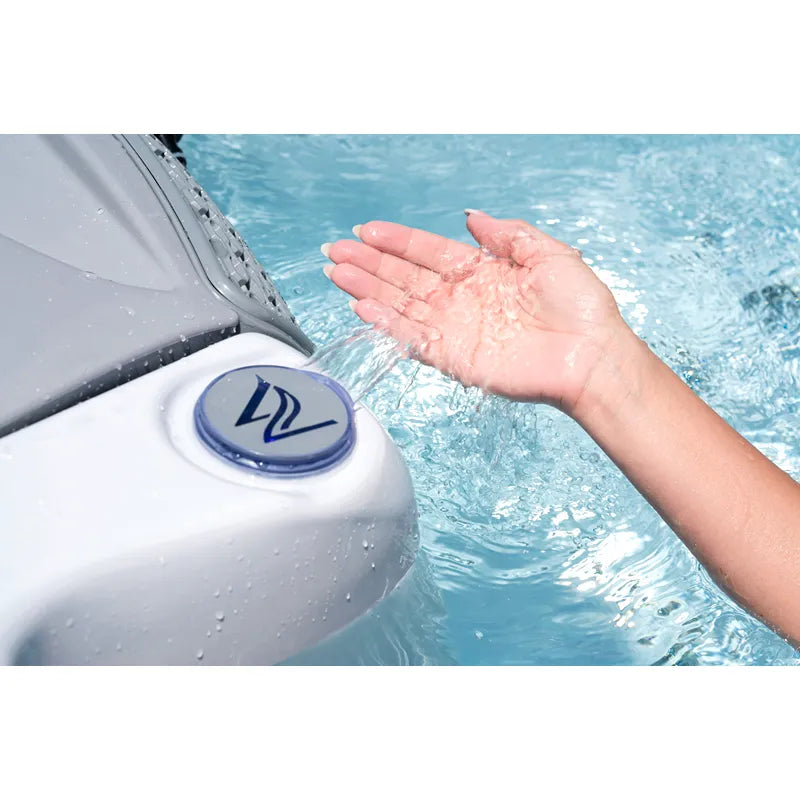 Whirlpool Outdoor 6 Personen winterfest Reluxis Lugano Life Wellis Garten kaufen viereckig freistehend Detailbild Wasserstrahl