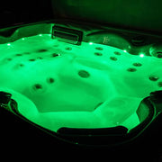 Whirlpool Outdoor 6 Personen winterfest Reluxis Venus Wellis für den Garten kaufen quadratisch nachts beleuchtet