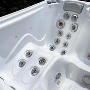 Whirlpool Outdoor winterfest 2 - 3 Personen Reluxis Manhattan Life Wellis Garten kaufen rechteckig Detailbild Liegeplatz