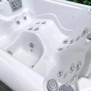 Whirlpool Outdoor winterfest 2 - 3 Personen Reluxis Manhattan Life Wellis Garten kaufen rechteckig Detailbild Liegeplatz
