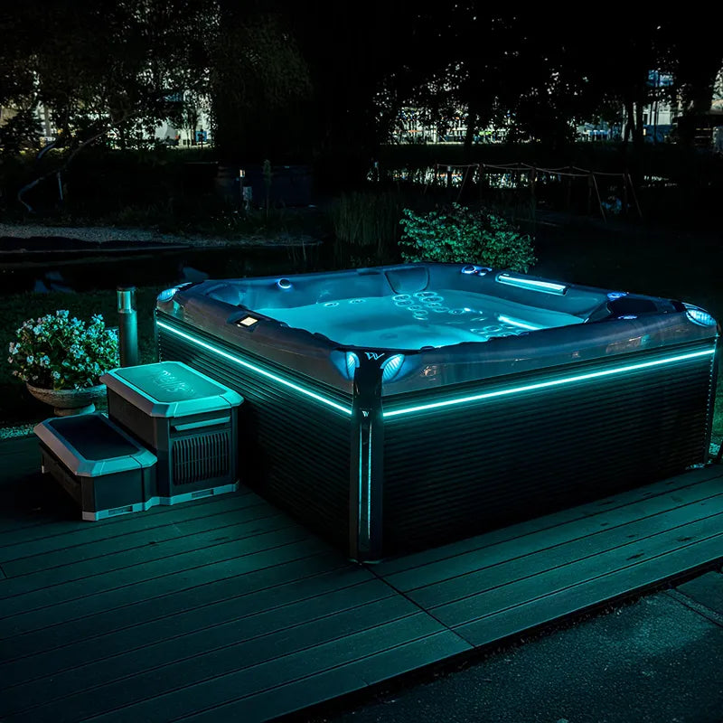 Whirlpool Outdoor winterfest für 2 4 5 Personen Reluxis Everest Life Wellis Garten Preis kaufen abends beleuchtet