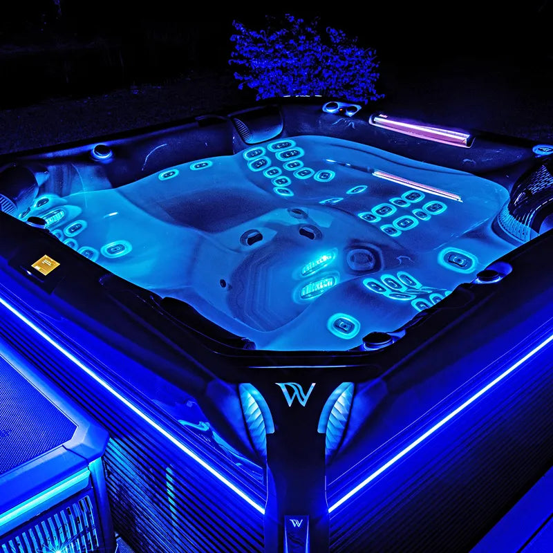 Whirlpool Outdoor winterfest für 2 4 5 Personen Reluxis Everest Life Wellis Garten Preis kaufen beleuchtet nachts