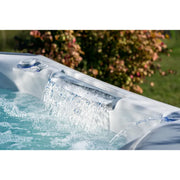 Whirlpool Outdoor winterfest für 2 4 5 Personen Reluxis Everest Life Wellis Garten Preis kaufen Detailbild Wasserfall