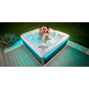 Whirlpool Outdoor Garten 2 4 6 Personen winterfest kaufen ganzjährig Preis Wellis Makalu nachts beleuchtet mit 2 Personn drin