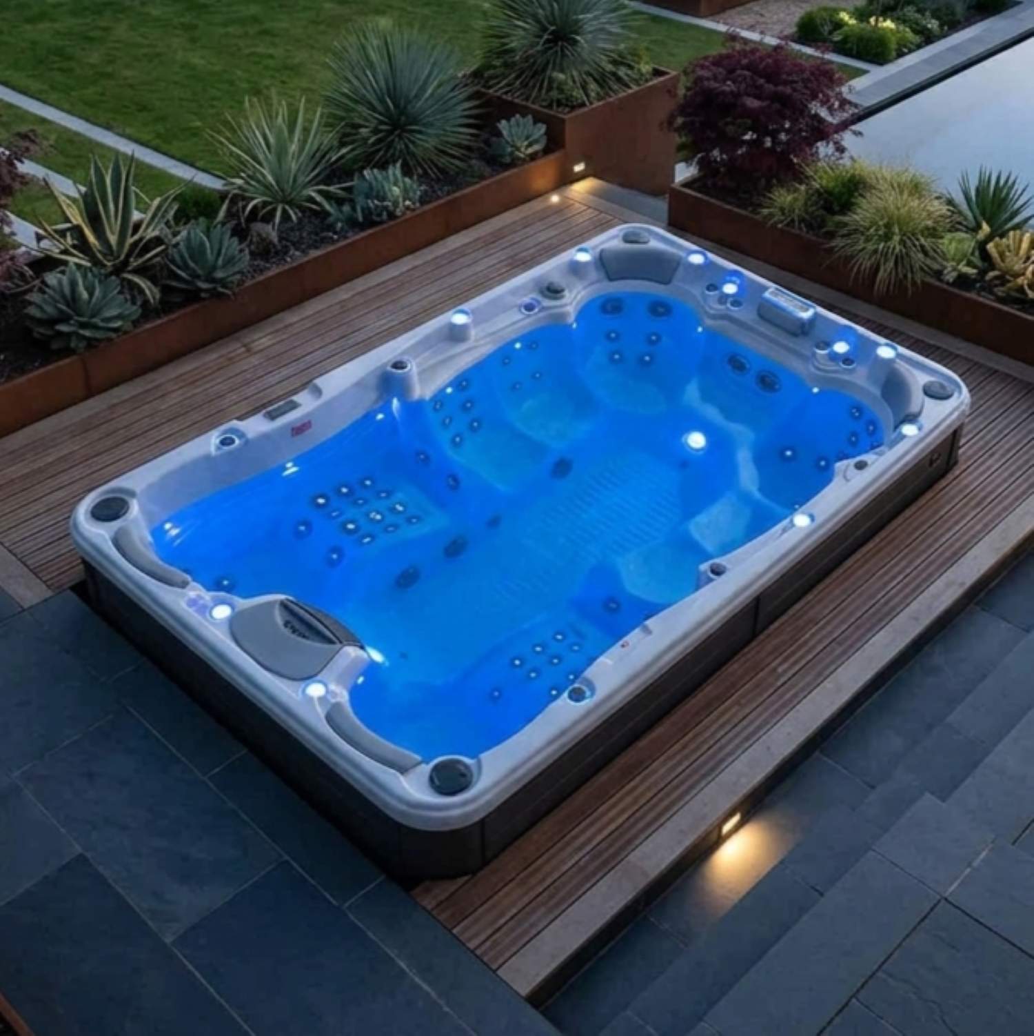 Whirlpool kaufen in der Näher Outdoor winterfest 2-4-6 Personen 4 eckig auf der Terrasse draussen ganzjährig Preis Angebote mit Abdeckung mit Wärmepumpe